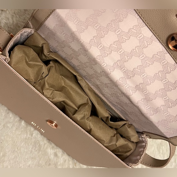 ‼️SOLD‼️ Ted Baker women’s adjustable strap crossbody bag - Picture 5 of 6